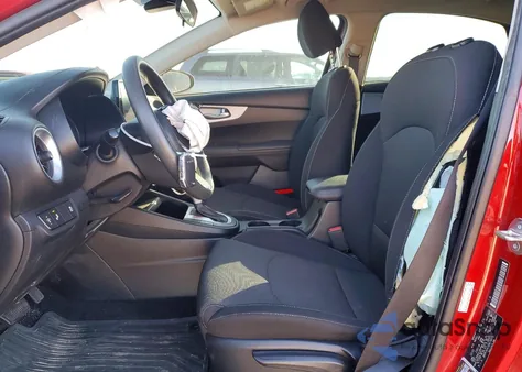 2024 Kia Forte Lx z USA, uszkodzony, nr VIN 3KPF24AD3RE733757